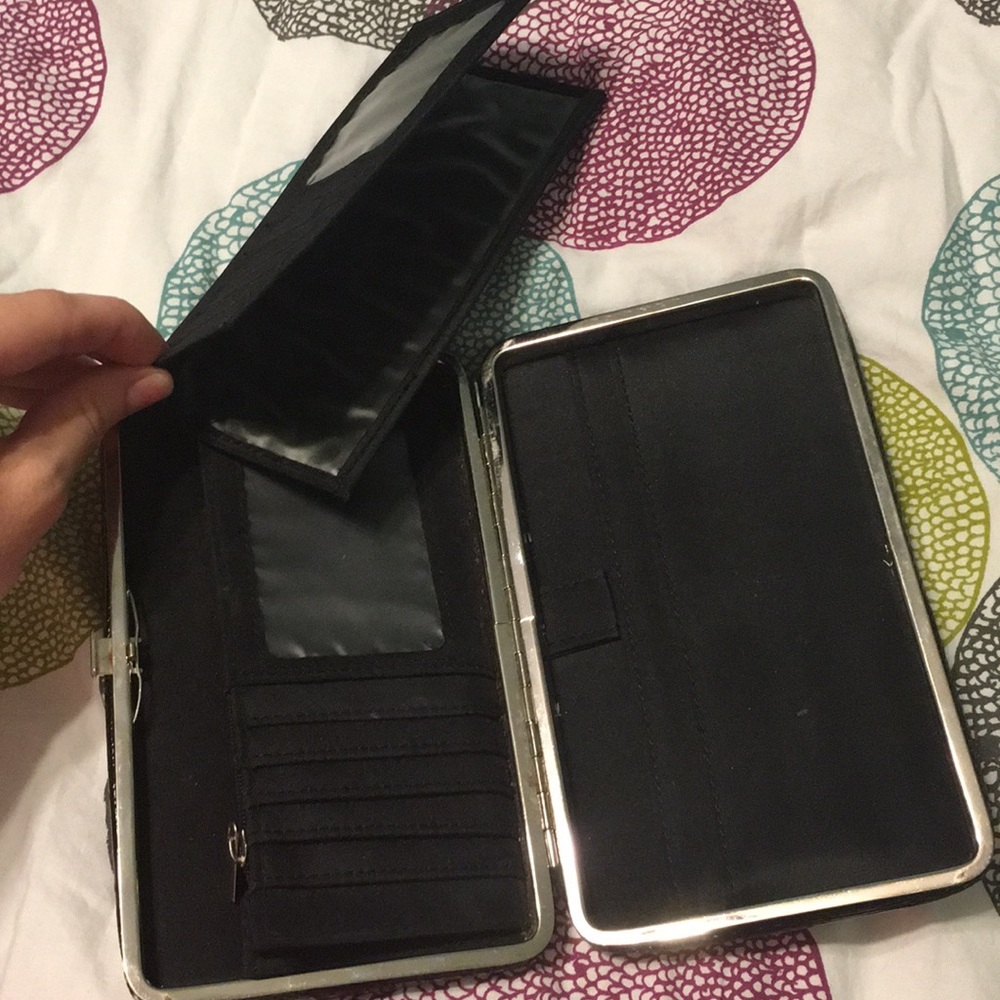 Buckle Wallet! - Picture 4 of 4